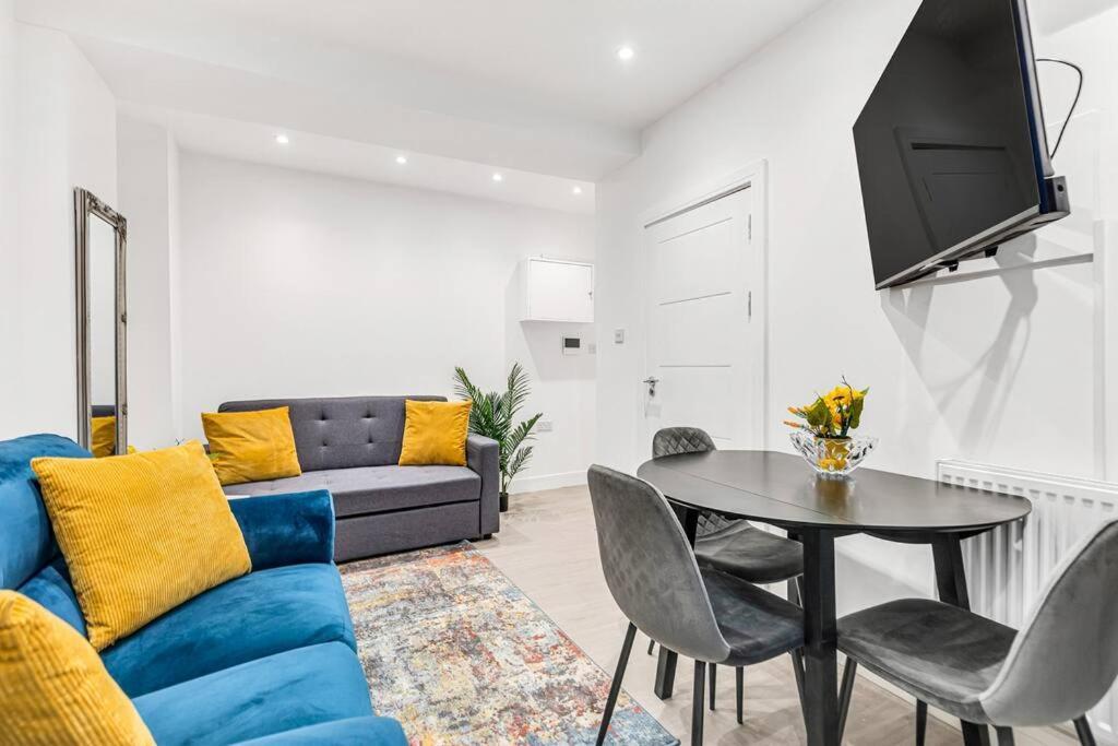 Luxstay Holland Park Apartment With Ac Londyn Zewnętrze zdjęcie